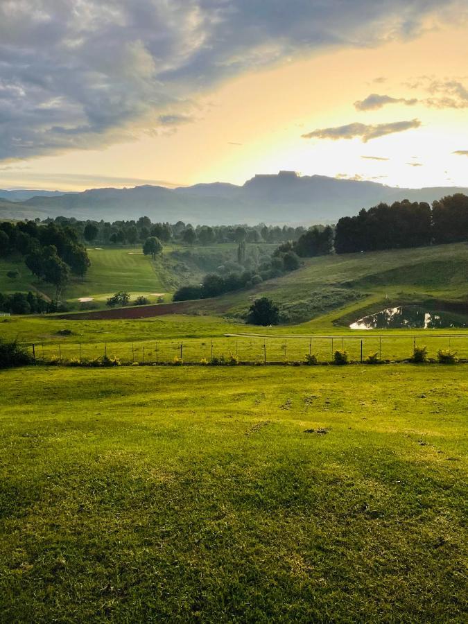 Porterfield Guest House, Champagne Valley Екстер'єр фото