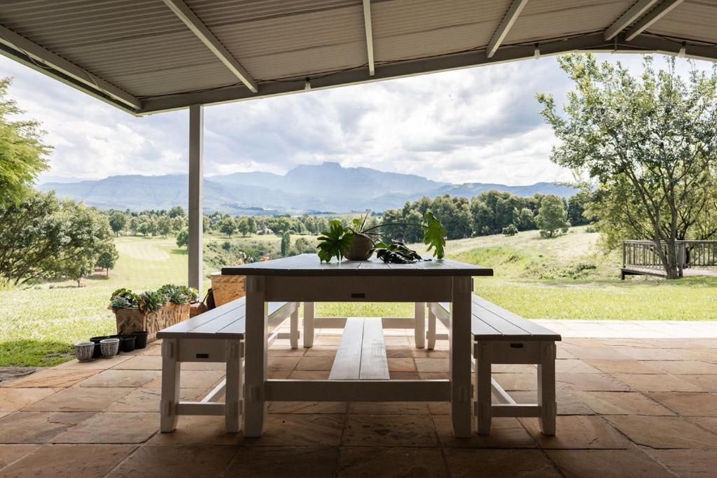 Porterfield Guest House, Champagne Valley Екстер'єр фото